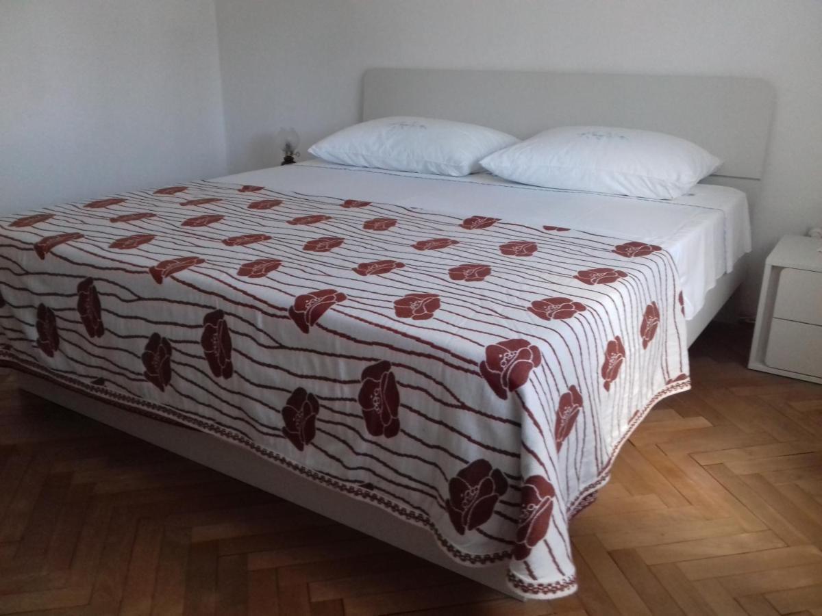 Apartment Dragan Pula Exterior photo